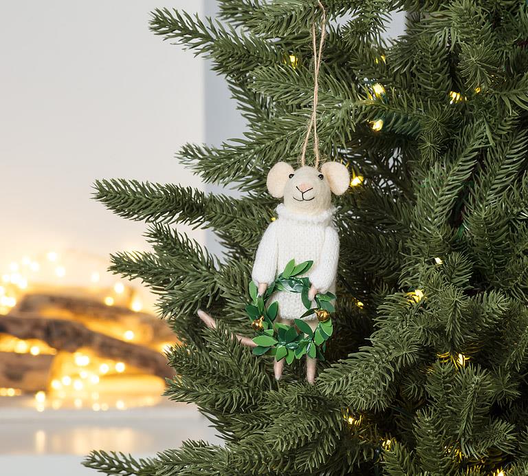 Mouse with Wreath Ornament