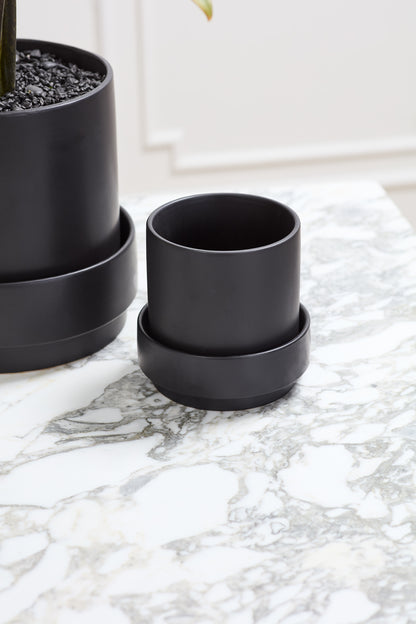 Claxton Pot with Saucer