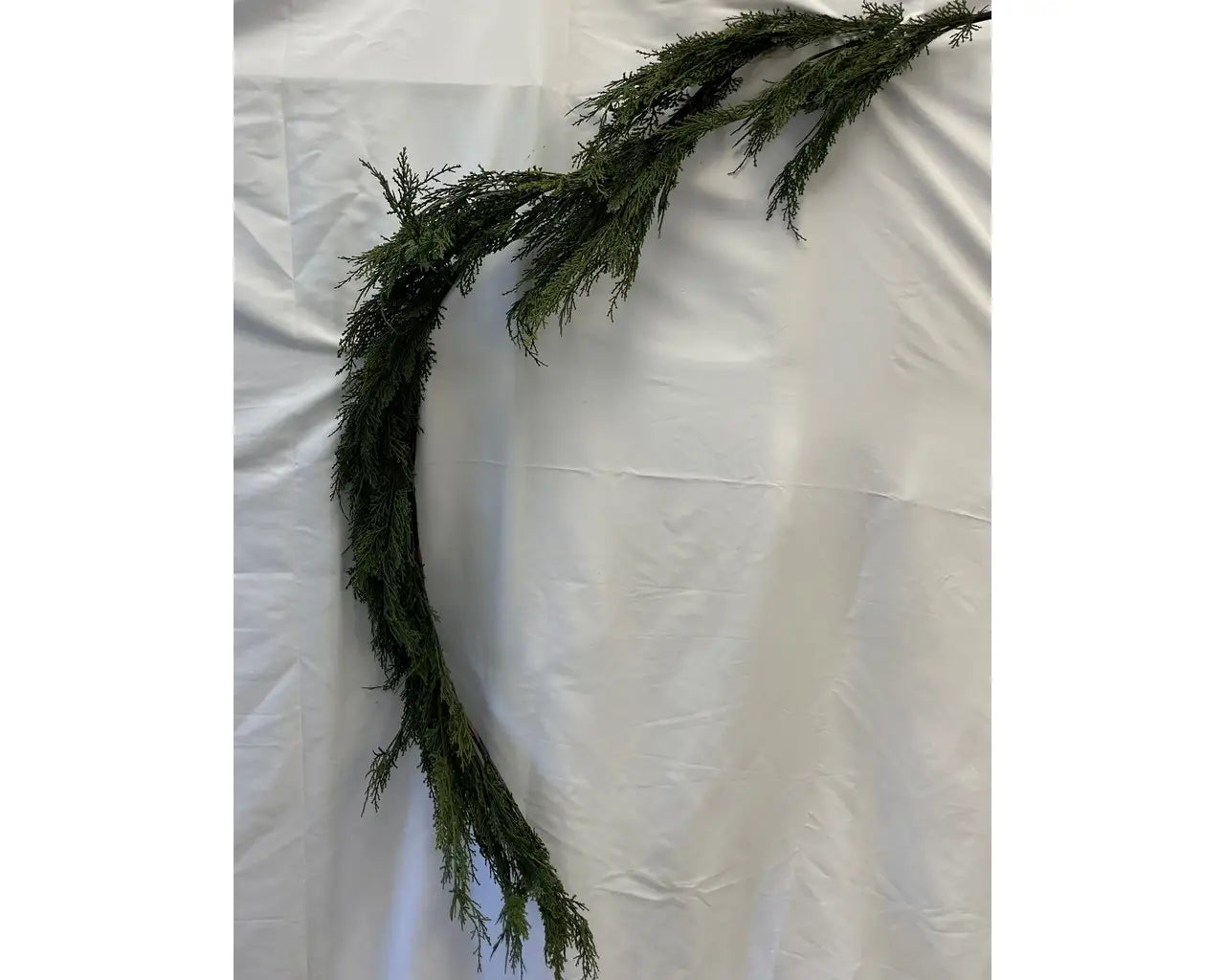 Real Touch Long Cedar 6′ Garland – Green