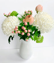 Load image into Gallery viewer, Summer Glow Large Bouquet
