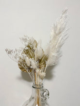 Load image into Gallery viewer, Small Dried Bouquets

