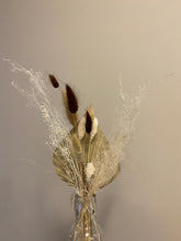 Load image into Gallery viewer, Small Dried Bouquets
