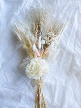 Load image into Gallery viewer, Amour Dried Bouquet
