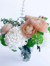 Load image into Gallery viewer, Summer Glow Medium Bouquet
